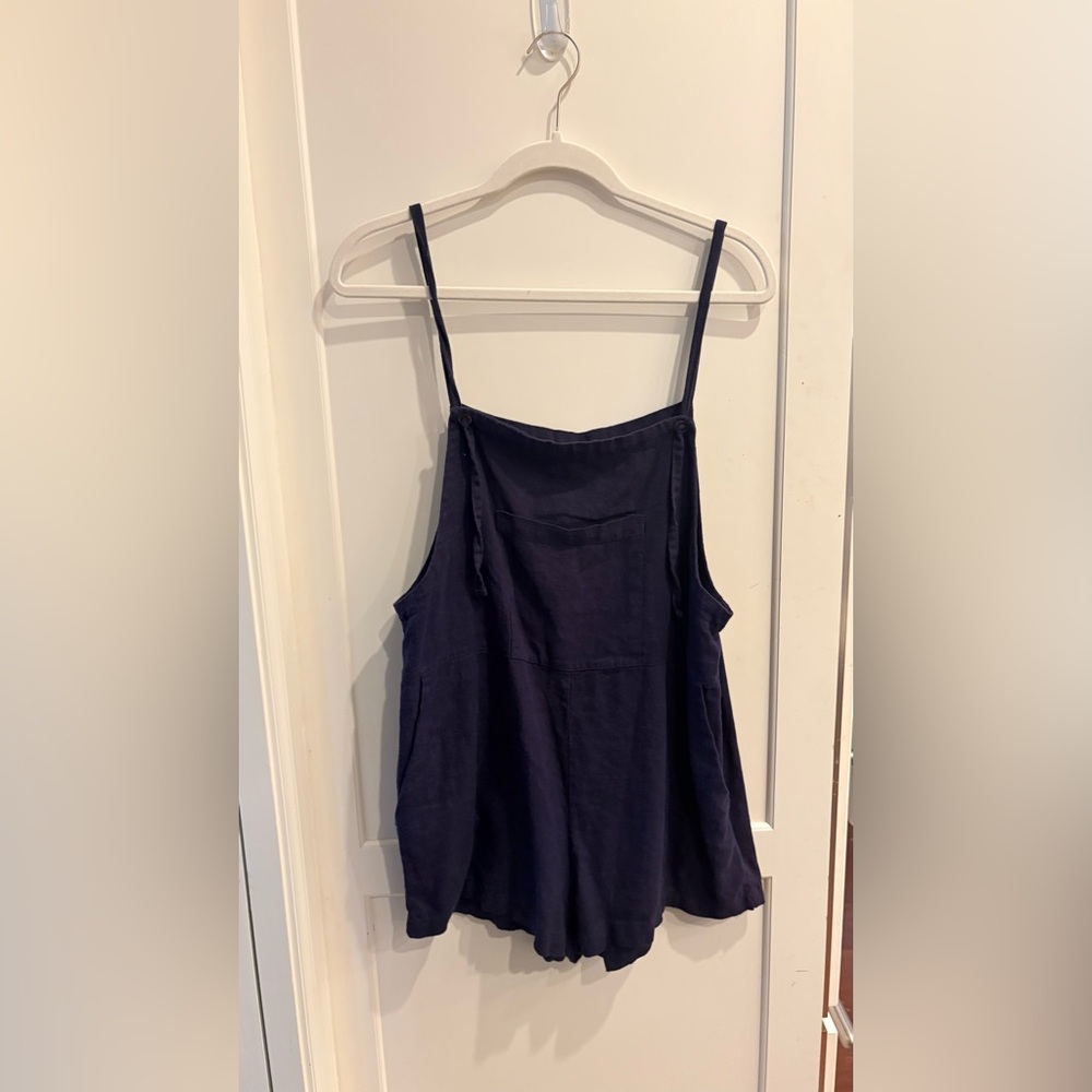 La Hearts Black Sleeveless Boxy Camisole Size M